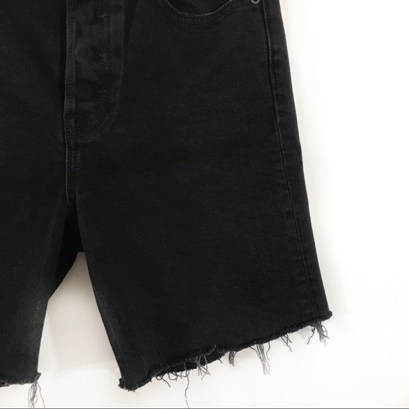 GRLFRND Riley Bermuda Short In Downtown - Picture 9 of 11